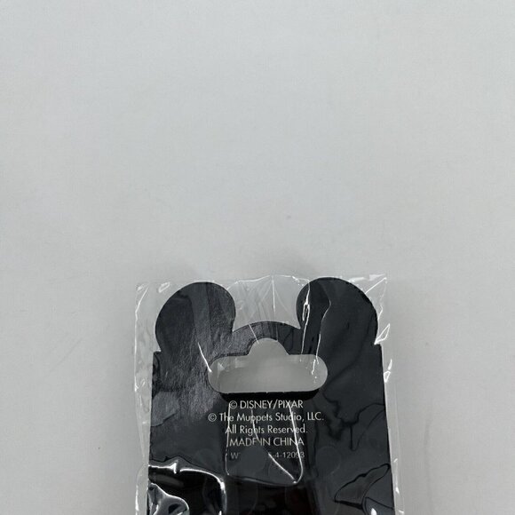 NEW DISNEY PARKS Vinylmation 3D Pin Wet Paint Donald Duck Trading Pin - Picture 5 of 6